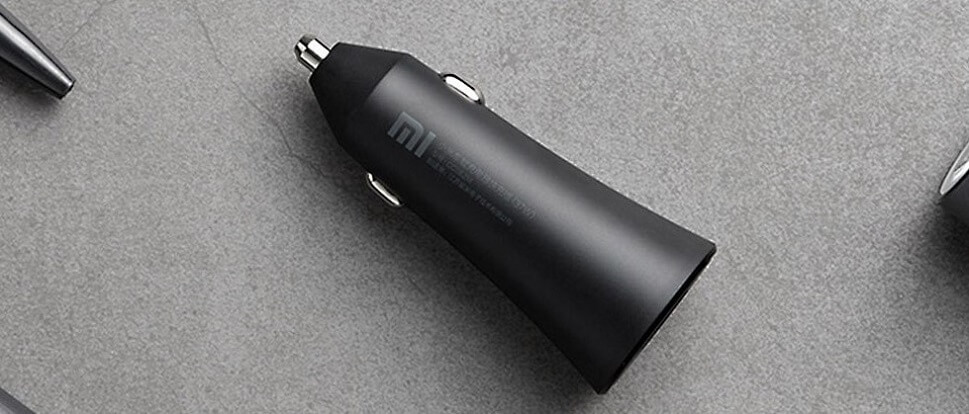 выполнен из крепкого пластика