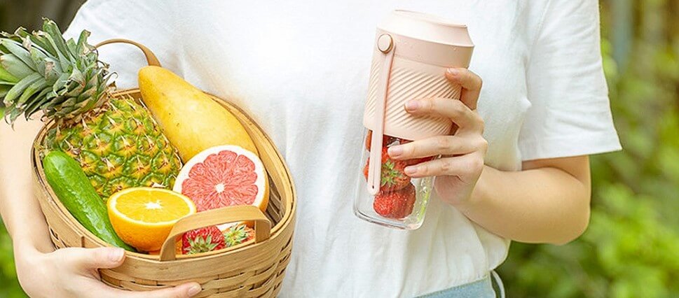 выполнен из боросиликатного стекла